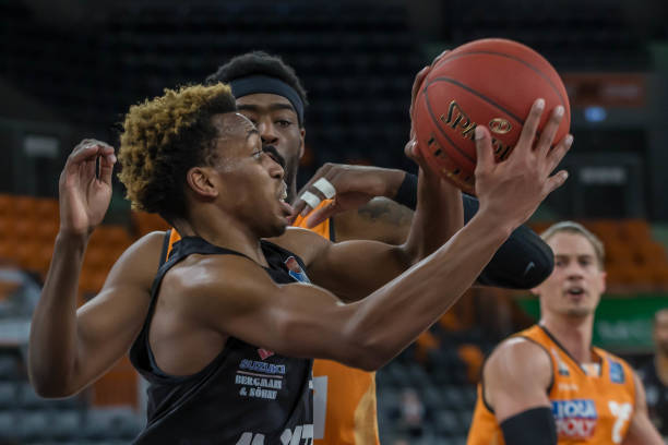 连续夺冠 连续夺冠