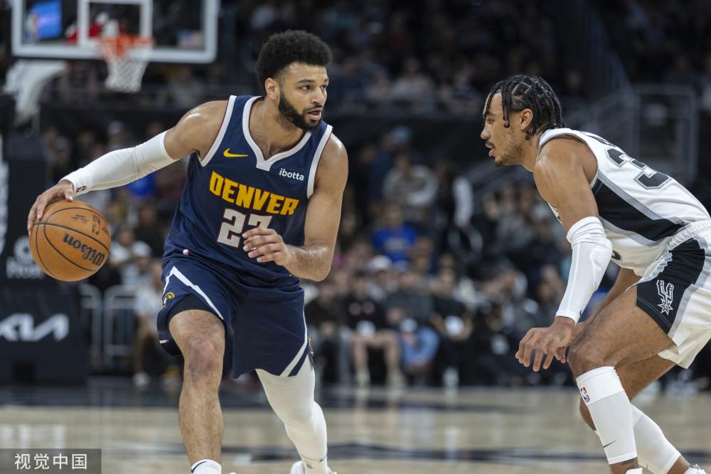 她更加重视 她更加重视